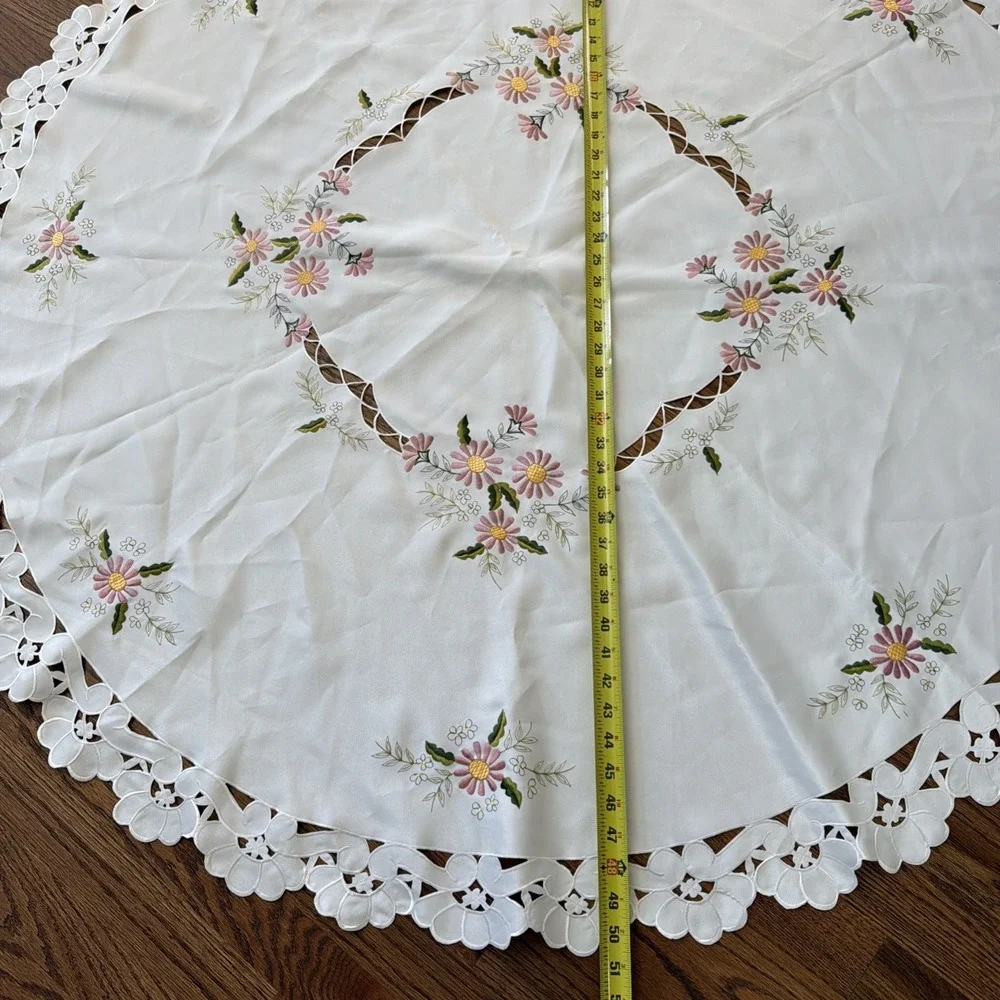 N/A vintage round